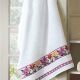 TOALHA_DE_ROSTO_JACQUARD_PREMIUM_50CM_X_80CM_400GM_PRONTA_DOHLER_FJ_5275_BRANCO_FLORES.jpg